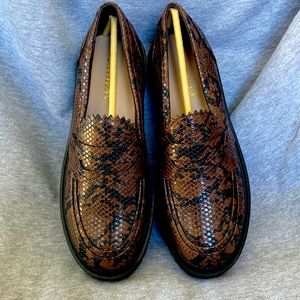 Shoe Dazzle Corena Dark Brown Snake Flats